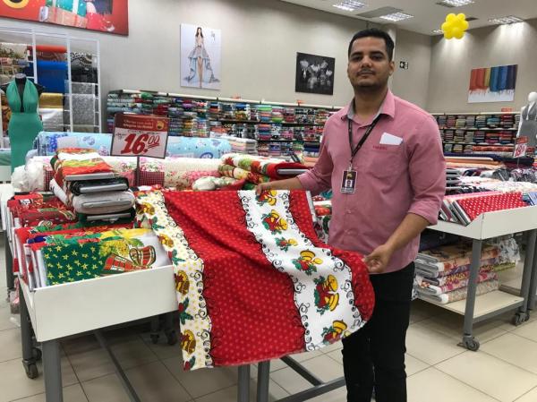 Ramires, chefe do setor de tecidos do Armazém Paraíba(Imagem:FlorianoNews)