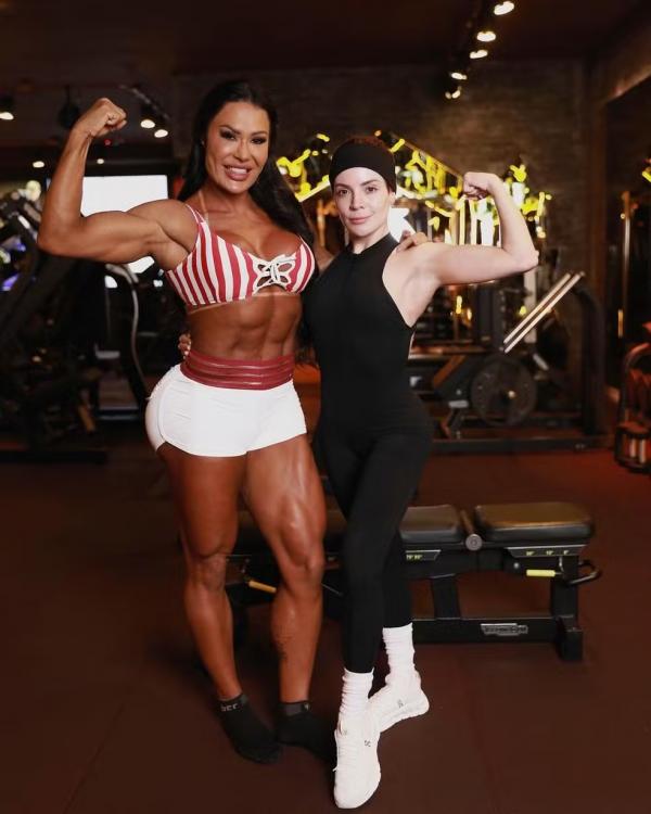 Gkay e Gracyanne Barbosa em dia de desafio de treino de musculação.(Imagem:Reprodução/Instagram)