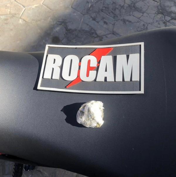 Polícia Militar de Floriano apreende drogas e moto sem placa em abordagem.(Imagem:Reprodução/Instagram)