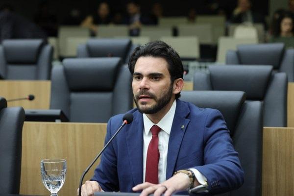 Dr. Marcus Vinícius Kalume recebe procuradora-geral para debater a Lei da Família Acolhedora.(Imagem:Régis Falcão / Ascom Alepi)