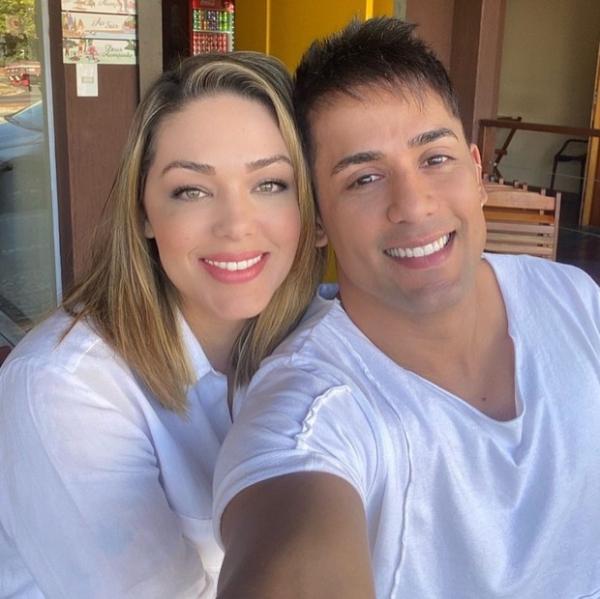 Tânia Mara com o sertanejo Tiago.(Imagem:Reprodução/Instagram)