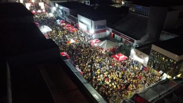 Tradicional evento carnavalesco reúne multidão e recebe ilustres presenças políticas.(Imagem:Divulgação)