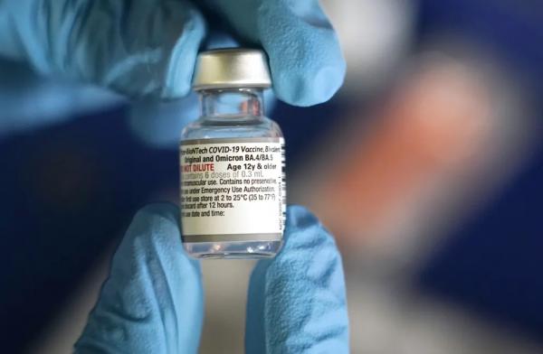 Vacina bivalente da Pfizer.(Imagem:Rogelio V. Solis/AP Photo)