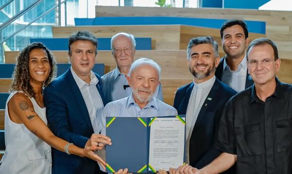 Presidente da Rep&uacute;blica, Luiz In&aacute;cio Lula da Silva, durante visita &agrave; Escola T&eacute;cnica Roberto Rocca, na Rodovia Rio-Santos (altura do km 392) ? Santa Cruz.(Imagem:Ricardo Stuckert / PR)