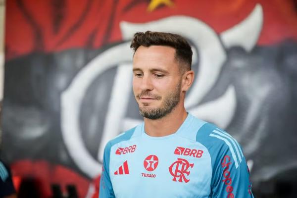 Saúl em seu primeiro dia de atividades no Flamengo.(Imagem:Gilvan de Souza/Flamengo)