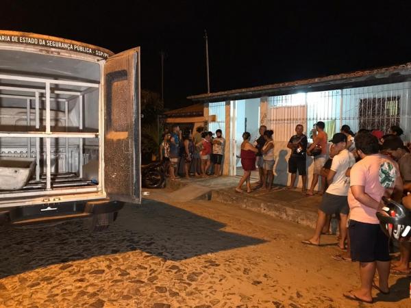 Rua onde a vítima foi abordada pelos assaltantes, segundo a Polícia Militar.(Imagem:Tiago Mendes /TV Clube)