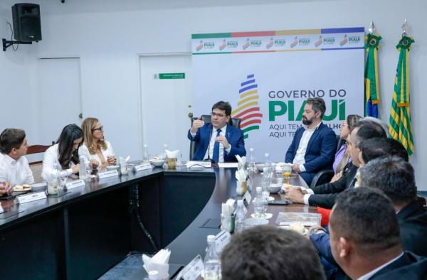 Rafael Fonteles recebe mais prefeitos para discutir ações prioritárias para os municípios.(Imagem:Divulgação)