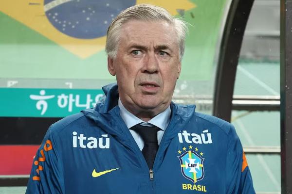 Carlo Ancelotti em Coreia do Sul x Brasil(Imagem:Chung Sung-Jun/Getty Images)