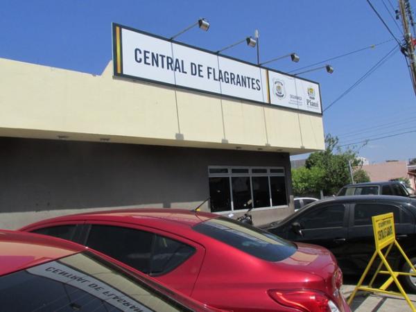 Menina foi encaminhada à Central de Flagrantes de Teresina.(Imagem:Catarina Costa/G1)