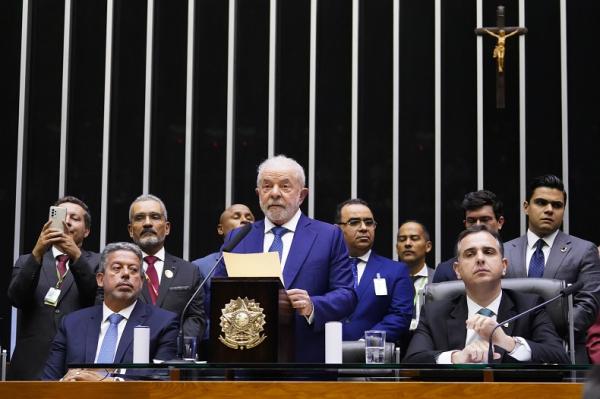Lula prorroga isenção de impostos federais sobre combustível por 60 dias(Imagem:Reprodução)