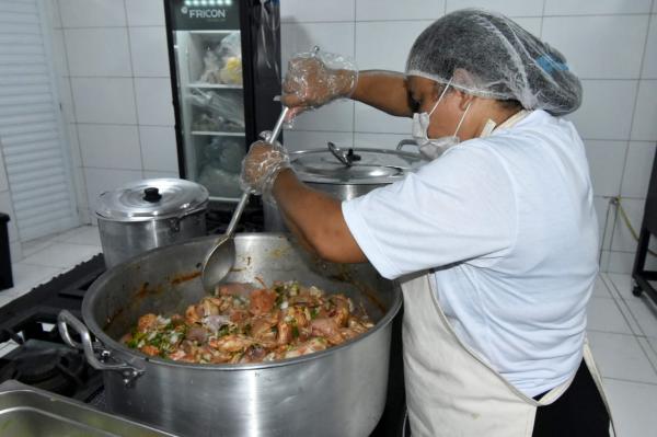 O restaurante oferece café da manhã, almoço e jantar na região da zona norte de Teresina.(Imagem:Francisco Leal)