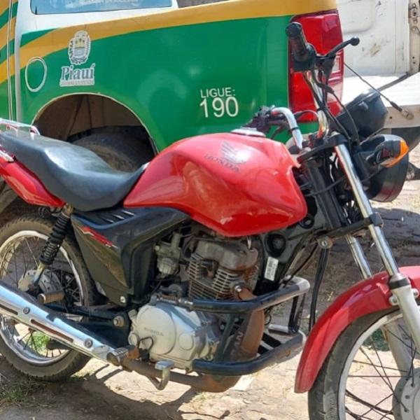 Veículo foi encontrado abandonado na rua Bela Vista após denúncia.(Imagem:Reprodução/Instagram)