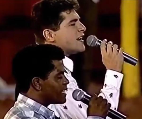 João Paulo e Daniel cantaram hino nacional em Barretos.(Imagem:Globo)