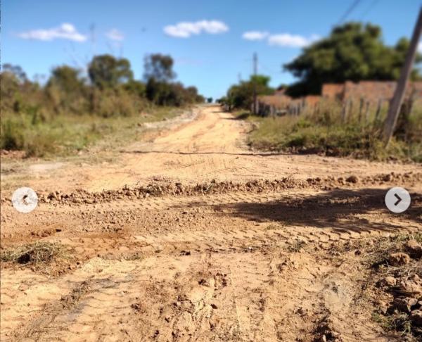 Prefeitura de Floriano realiza operação de melhorias nas vias públicas, beneficiando comunidades em áreas mais afastadas.(Imagem:Reprodução/Instagram)
