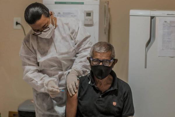 Vacinação realizada em Patos do Piauí.(Imagem: Prefeitura de Patos do Piauí)