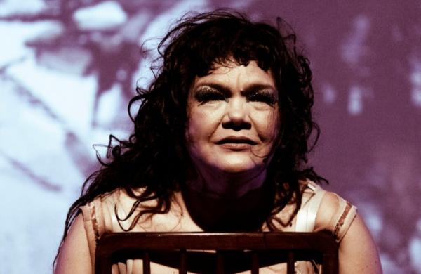 e arrepiar &eacute; o &aacute;pice do show em que Simone Mazzer canta o repert&oacute;rio de Luiz Melodia(Imagem:Reprodu&ccedil;&atilde;o)