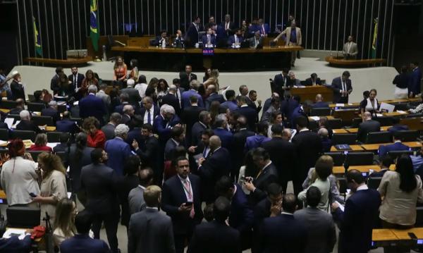 Sessão da Câmara dos Deputados para votar o isenção do IR.(Imagem:Lula Marques/ Agência Brasil)