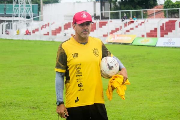 Fernando Vieira, técnico do 4 de Julho.(Imagem:Sávio Ryan/4 de Julho)