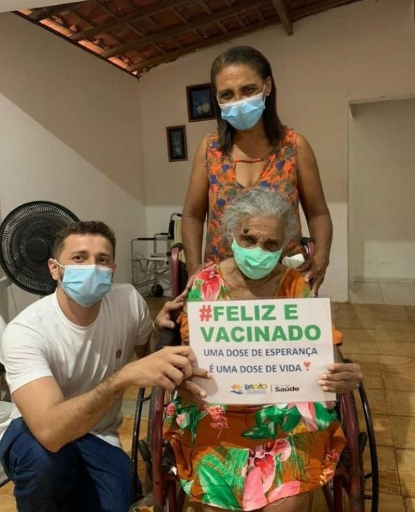 Equipe de saúde de Barão de Grajaú visita idosos para aplicar a vacina(Imagem:Reprodução)