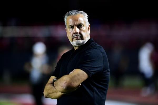 Jos&eacute; Boto, diretor de futebol do Flamengo, no Morumbis para duelo com S&atilde;o Paulo.(Imagem:Marcos Ribolli)