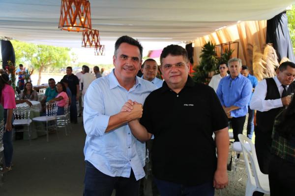 Ciro se reúne com prefeitos e lideranças em almoço promovido pelo deputado Fábio Xavier.(Imagem:Ascom)
