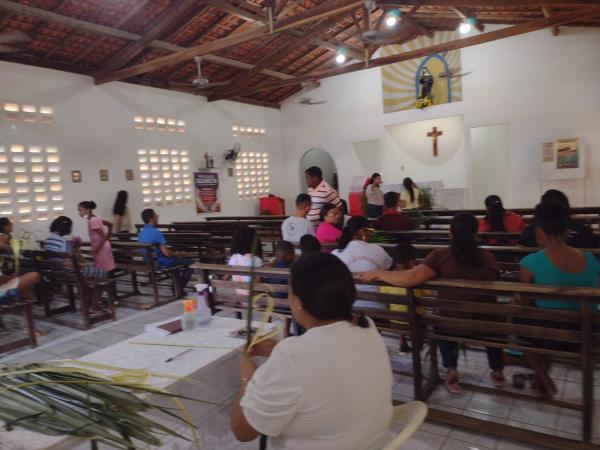 Fiéis católicos celebram Domingo de Ramos e iniciam Semana Santa em Floriano com procissões e missas.(Imagem:FlorianoNews)