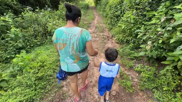 Mãe de menino com autismo denuncia que filho foi esquecido em ônibus escolar.(Imagem: Luiz Gustavo Graça/TV Clube)