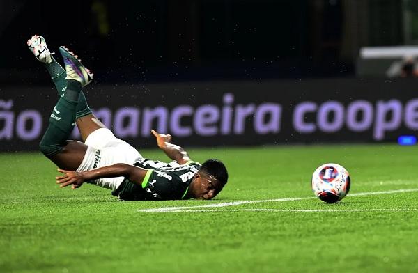  O Palmeiras de Abel Ferreira come grama se for preciso para seguir vencendo.(Imagem: Marcos Ribolli )