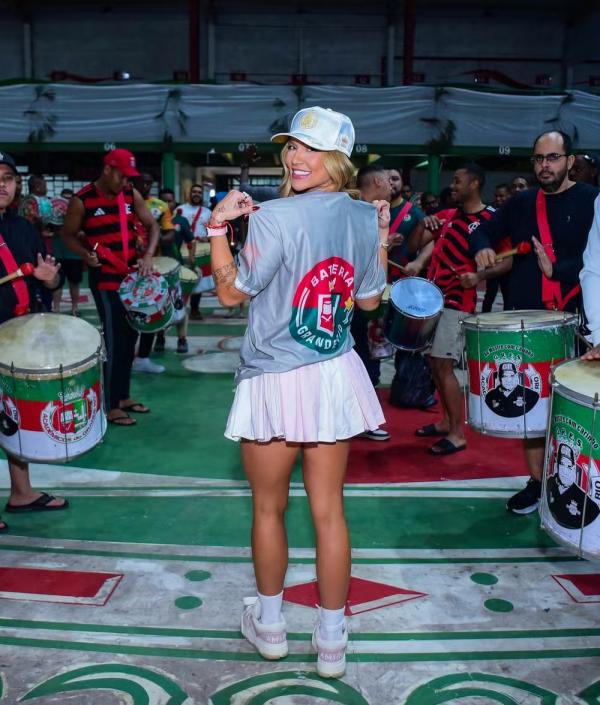 Virginia no primeiro ensaio com a bateria da Grande Rio.(Imagem:Webert Belicio / Agnews)