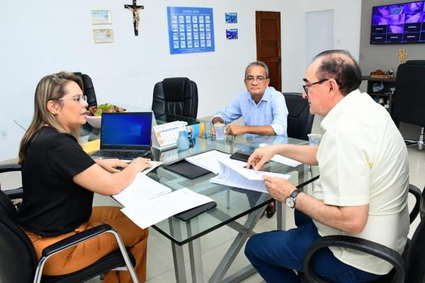 Prefeitura de Floriano entrega Plano Plurianual 2026?2029 e inicia planejamento do Orçamento Participativo 2027.(Imagem:Divulgação)