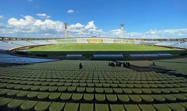 Estádio Albertão, em Teresina.(Imagem:Arthur Ribeiro/ge)