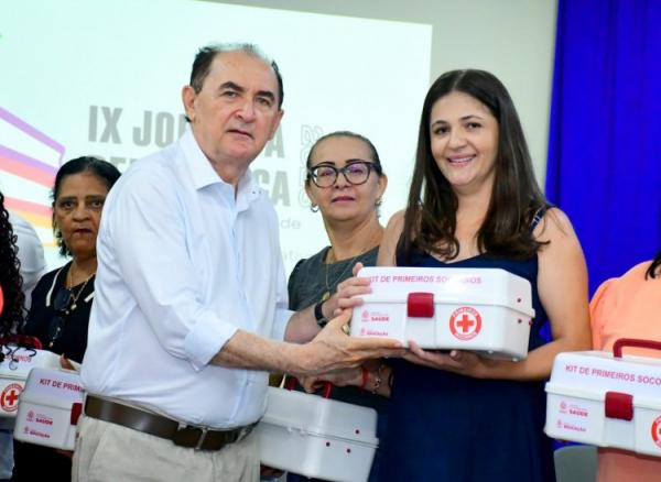 Prefeitura de Floriano entrega kits de primeiros socorros às escolas da rede municipal.(Imagem:Secom)