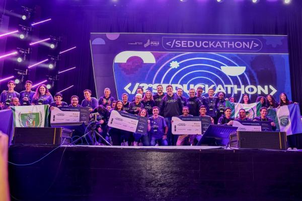 Vencedores do Seduckathon conquistam intercâmbio ao exterior e demais participantes seguem para o Impa Tech no Rio(Imagem:Gabriel Paulino)