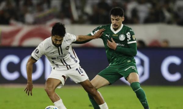 Verd&atilde;o tenta se recuperar ap&oacute;s derrota por 3 a 0 para equatorianos.(Imagem:REUTERS/CRISTINA VEGA/DIREITOS RESERVADOS)