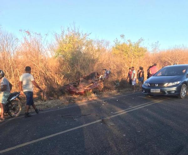 Pai, mãe e 3 filhos morrem em grave acidente no sul do Piauí(Imagem:Reprodução)