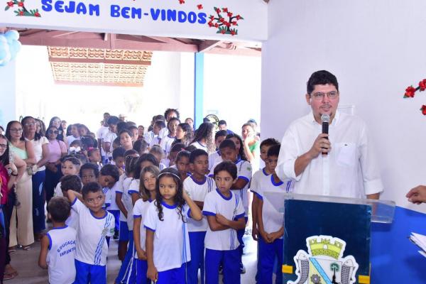 Vereadores acompanham entrega de reforma e ampliação de duas importantes escolas municipais.(Imagem:CMF)