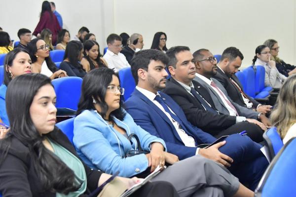 Parlamentares representam Câmara Municipal no Fórum de Direito Trabalhista em Floriano(Imagem:CMF)