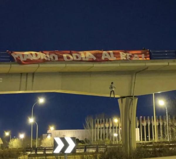 Torcedores do Atlético de Madrid ameaçam Vini Jr antes de clássico com Real Madrid.(Imagem:Reprodução)