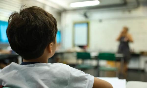 Alunos em sala de aula no Centro Integrado de Educação Pública (CIEP) 001, no Catete, na zona sul da capital fluminense.(Imagem:Tomaz Silva/Agência Brasil)