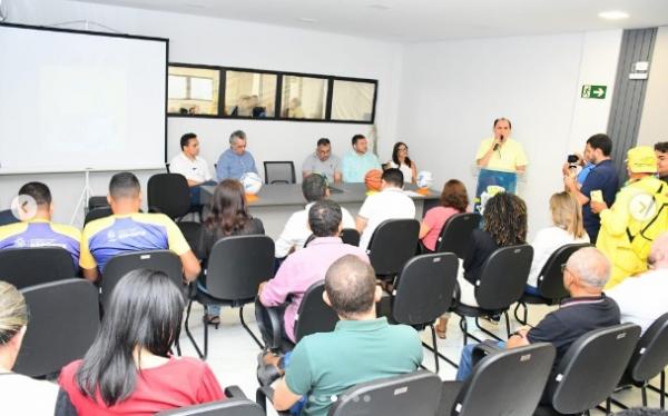 CMF acompanha assinatura da ordem de serviço para construção do Espaço Comunitário da Vila Leão(Imagem:Reprodução/Instagram)