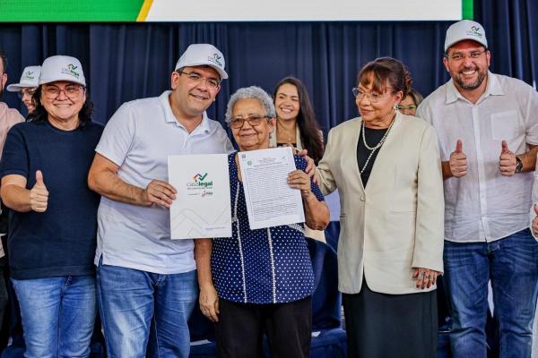 Rafael Fonteles entrega mil registros de imóveis em Piripiri e celebra 70 mil títulos em todo Piauí(Imagem:Divulgação)