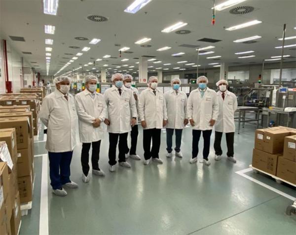 Governadores em visita ao Laboratório União Química.(Imagem:Ascom/ConsércioNordeste)