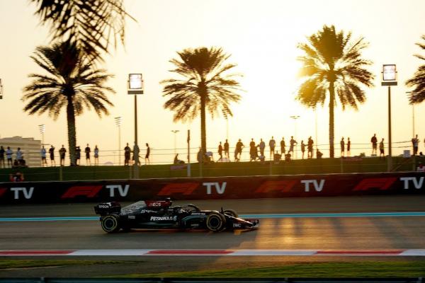 Hamilton lidera com folga último treino livre da F1 2021, em Abu Dhabi(Imagem:Divulgação)