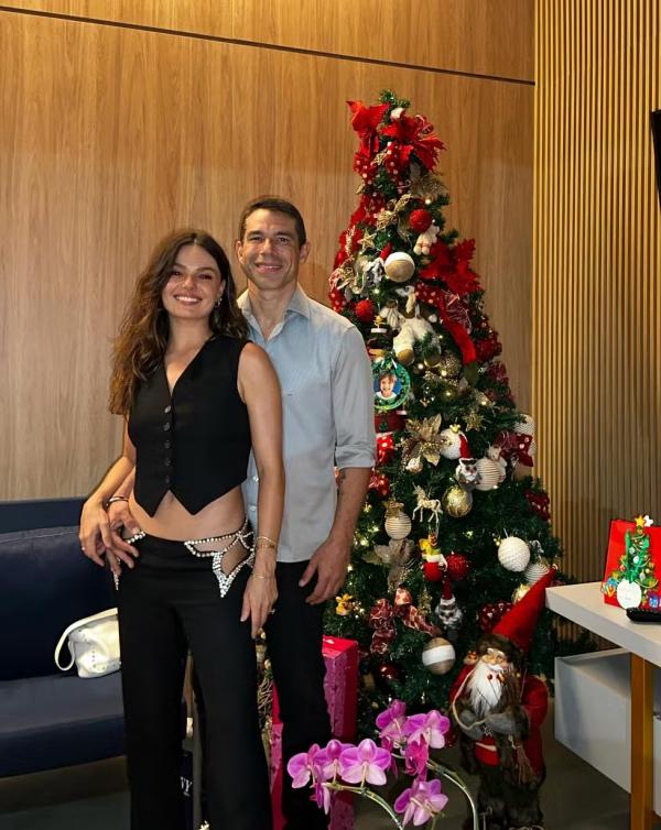 Noivos, Isis Valverde e Marcus Buaiz passam o Natal juntos e ela se declara.(Imagem:Reprodução/Instagram)