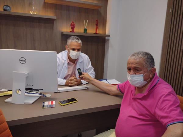 Repórter Amarelinho é liberado por médico e volta a rotina de trabalho.(Imagem:FlorianoNews)