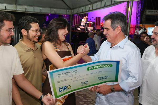 Ciro Nogueira é recebido por prefeita e participa do Festival de Cultura em Santa Cruz do Piauí (Imagem:Ascom)