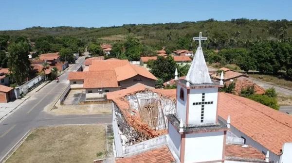  Telhado de igreja desaba em Curralinhos, no Piauí.(Imagem: Diaconia de São Raimundo Nonato )