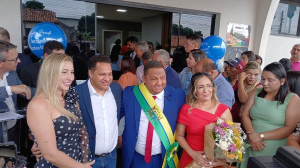 Ant&ocirc;nio Carlos Resende toma posse como prefeito de Bar&atilde;o de Graja&uacute; ap&oacute;s ren&uacute;ncia de Gleydson Resende(Imagem:FlorianoNews)