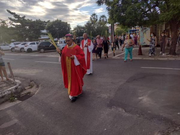 Fiéis católicos celebram Domingo de Ramos e iniciam Semana Santa em Floriano com procissões e missas.(Imagem:FlorianoNews)