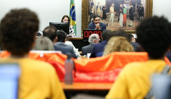 Texto vai ser analisado por mais duas comissões antes de ir a plenário.(Imagem:Lula Marques/ Agência Brasil)
